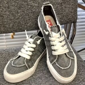 Pop Declan Black Stone Sneakers. Regular Women Size 7.